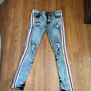 RUE21 RIPPED STRIPED SKINNY JEANS